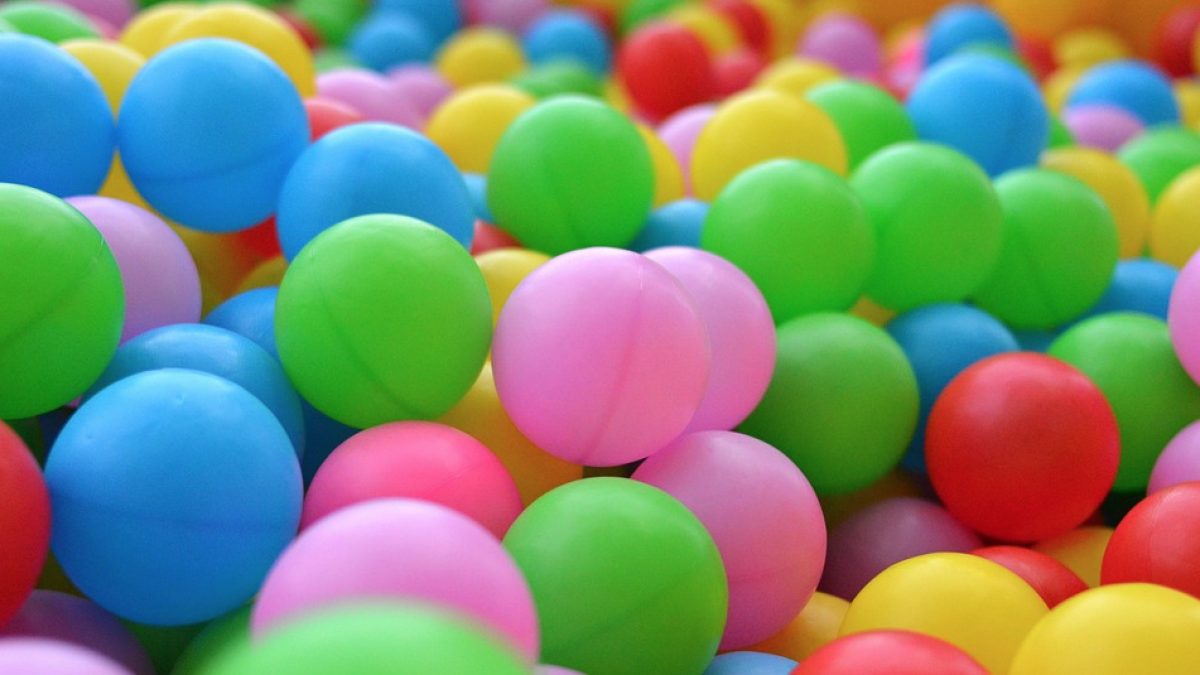 Dos menors discuteixen en un 'chiquipark' i 6 adults acaben ferits en una baralla amb 30 implicats