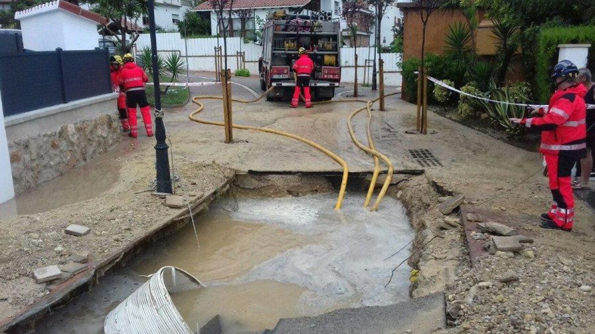 Apareix un esvoranc a Roda de Berà per les pluges