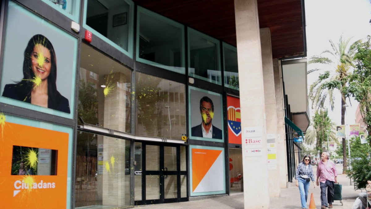 Cs lamenta que Tuesta gobierne «sólo para los de los lazos amarillos»