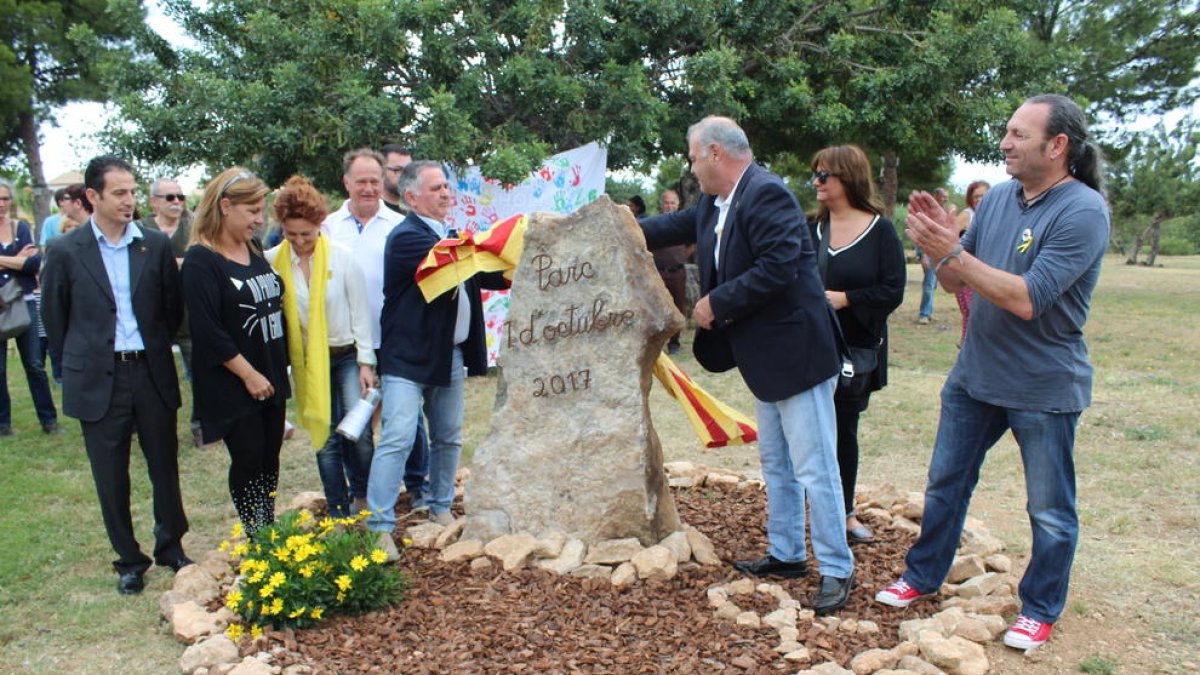 Creixell inaugura el parque 1 de Octubre