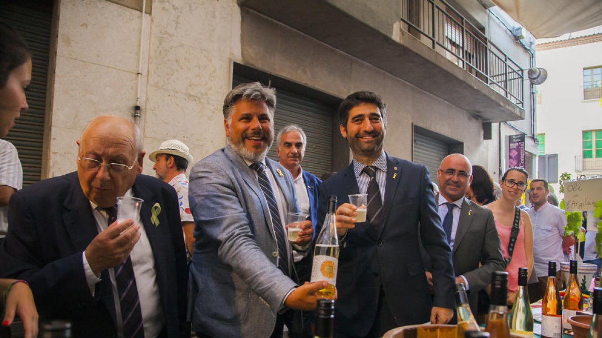 Valls enceta la 64a Firagost amb la mirada posada en els presos polítics