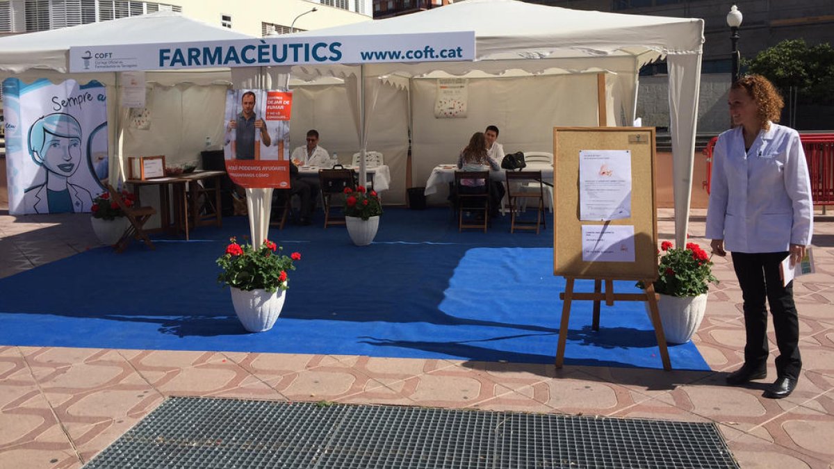 El difícil gest de deixar la cigarreta