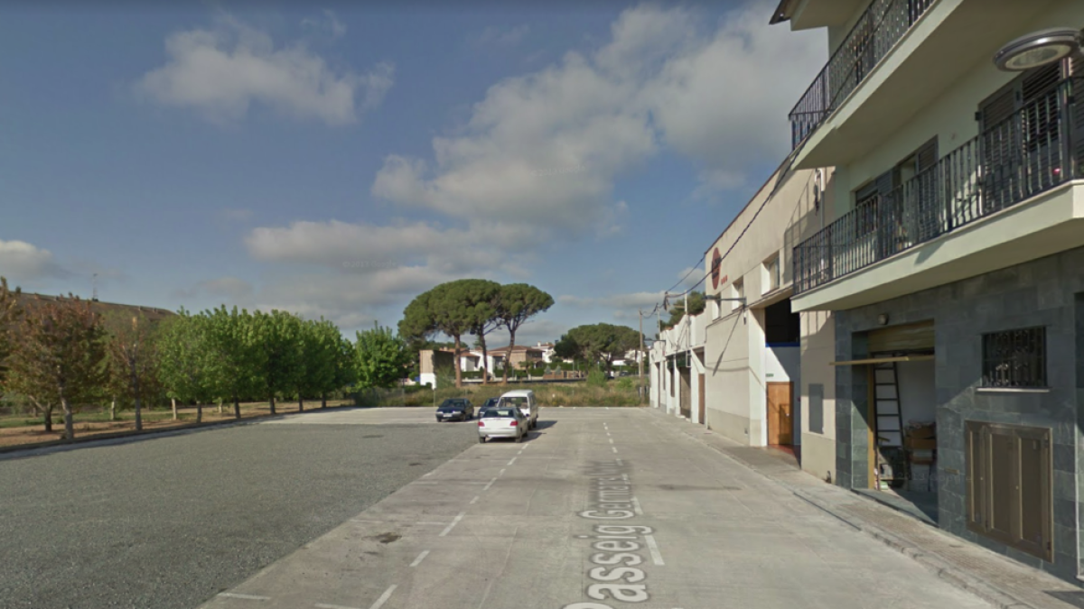 Muere un mecánico de un taller de RIudoms al caerle a encima el coche que reparaba