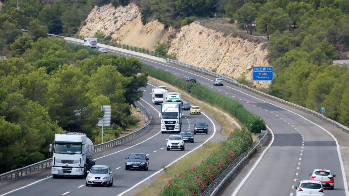 La CEPTA vol que Foment assumeixi el manteniment de l'AP-7 i l'AP-2 quan acabin les concessions