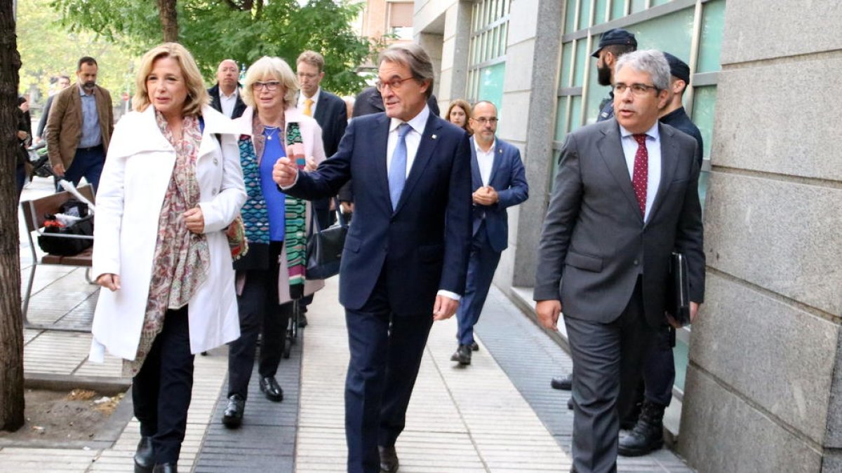 Mas, Ortega y Homs recurren al Tribunal de Cuentas para evitar pagar los 4,9 MEUR por el 9-N