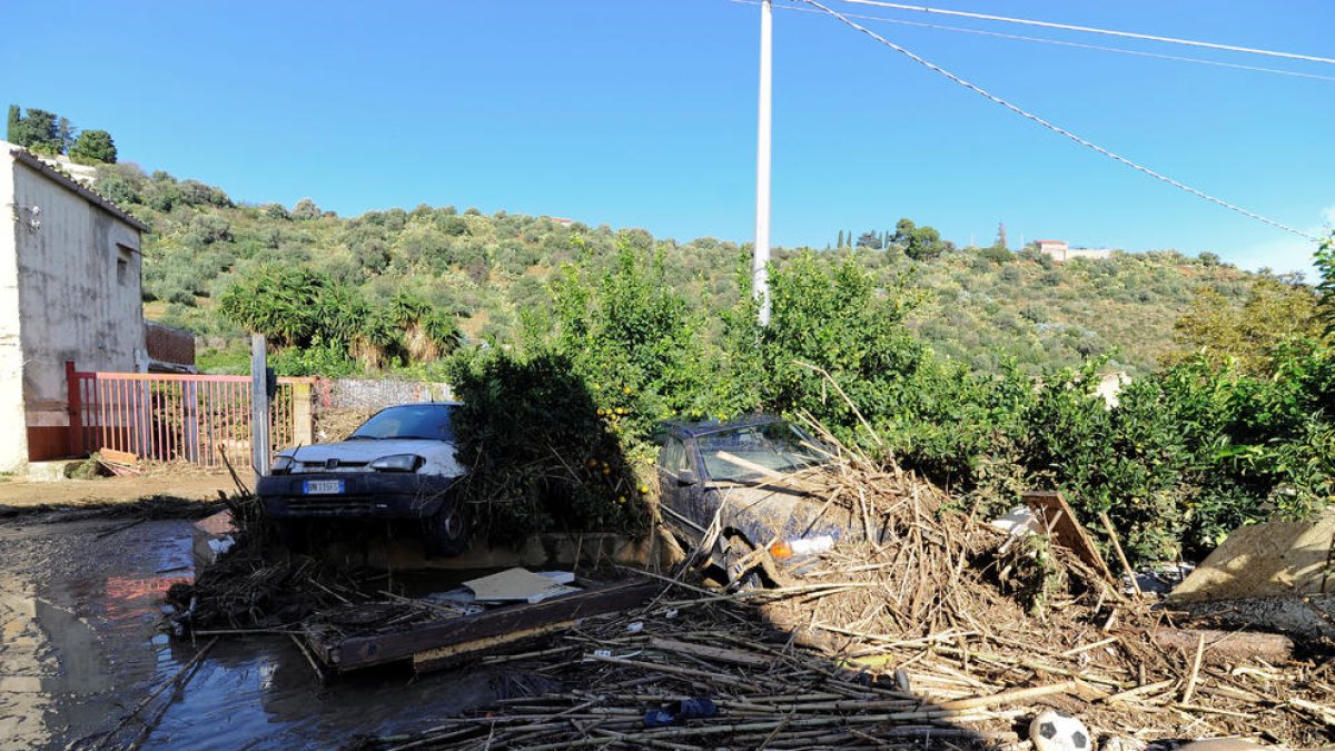 Moren 10 persones en unes fortes inundacions a Sicília