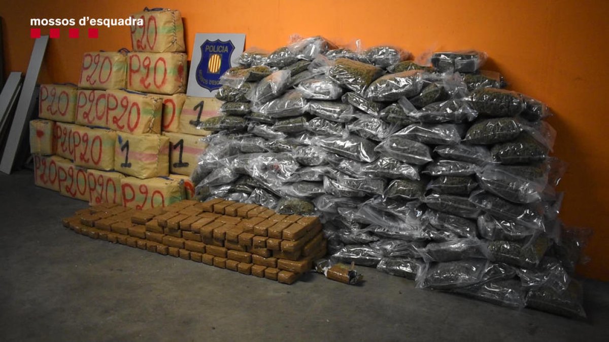 Ingressa a presó el conductor d'un camió que portava més de 2.000 quilos de marihuana i haixix