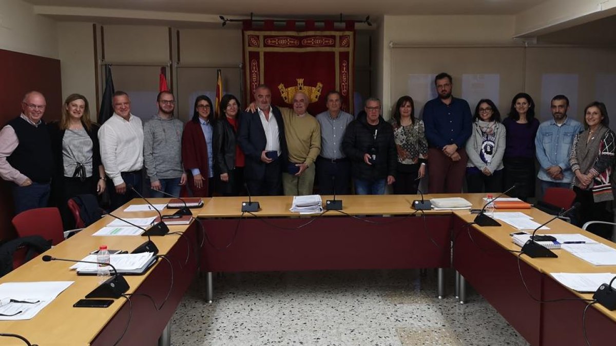 Homenatge a cinc treballadors municipals de Vandellòs i l'Hospitalet per la seva jubilació