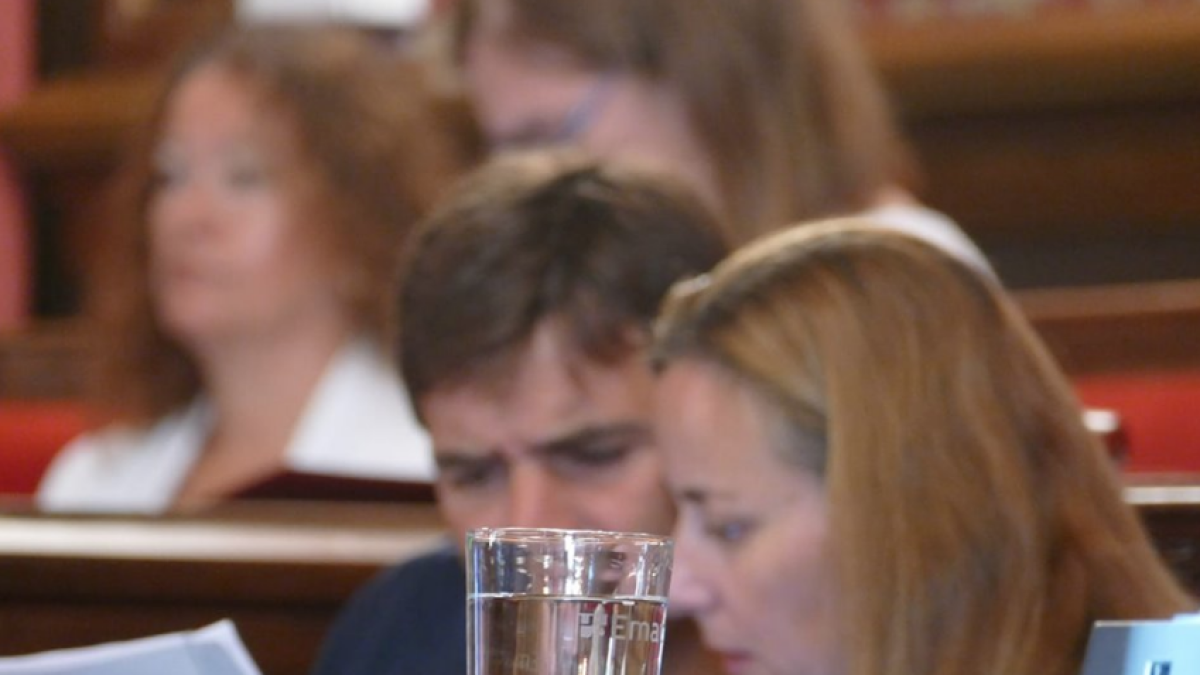 Junts x Tarragona demanarà revisar l'ús de gots de vidre al plenari tot i estar-hi d'acord