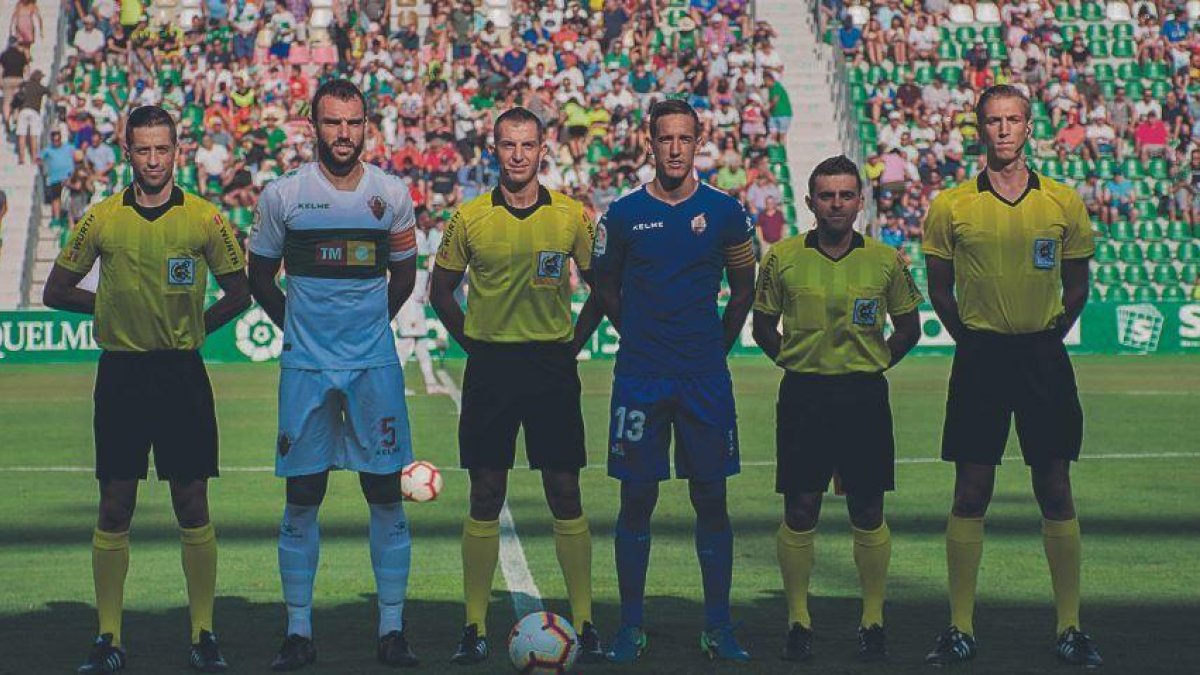 Iglesias Villanueva dirigió el enfrentamiento entre el Elche y el CF Reus.