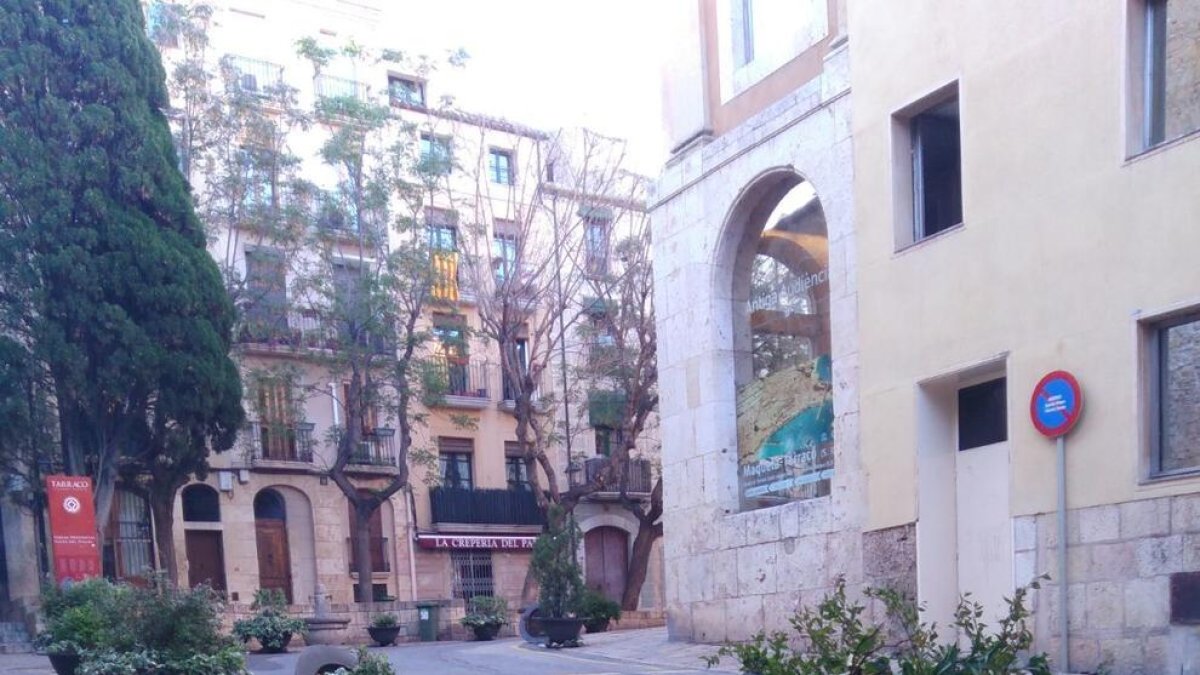 La AAVV Catedral denuncia actos vandálicos en la plaza del Pallol durante el fin de semana