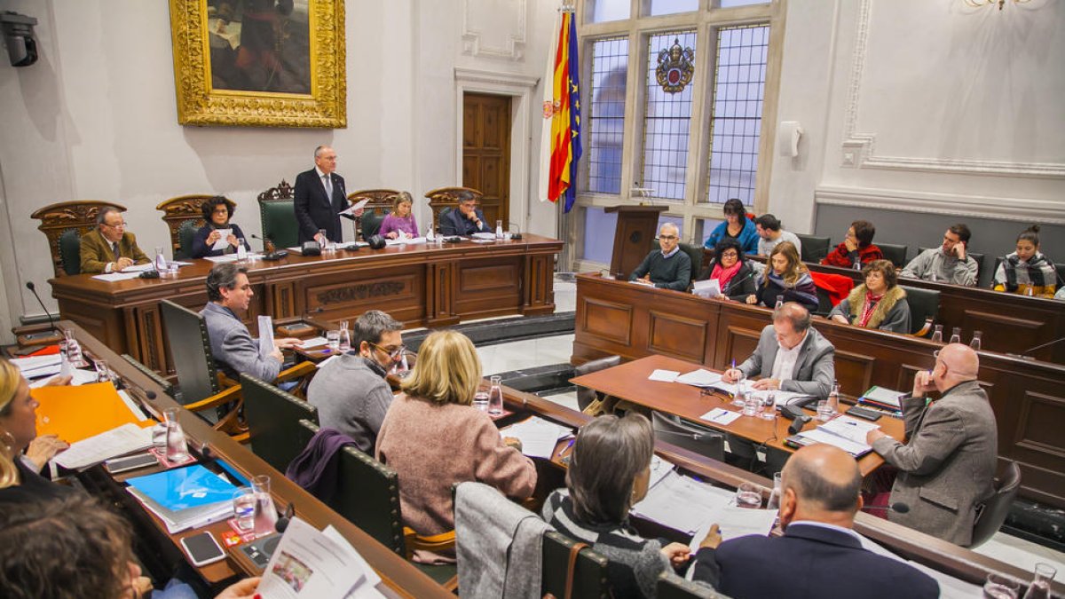 El solar de l'Hospital de Reus serà zona blava i esquiva una demanda per tancar-lo