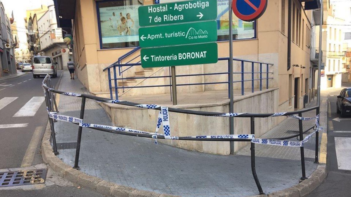 Móra d'Ebre, barandillas, choque, vehículo, conductor