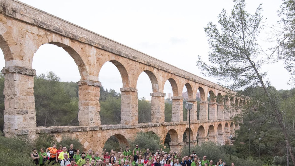 La caminata Constantí-Puente del Diablo reúne a 115 personas