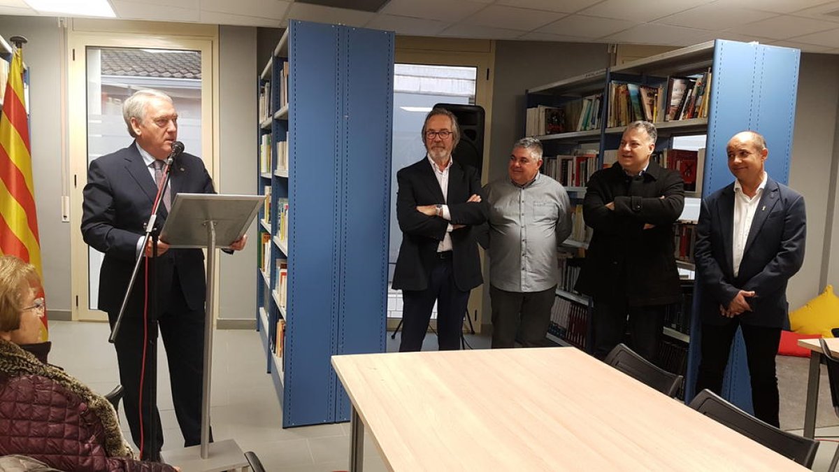 Josep Poblet inaugura la nova seu de la biblioteca i el casal de joves de Castellvell del Camp