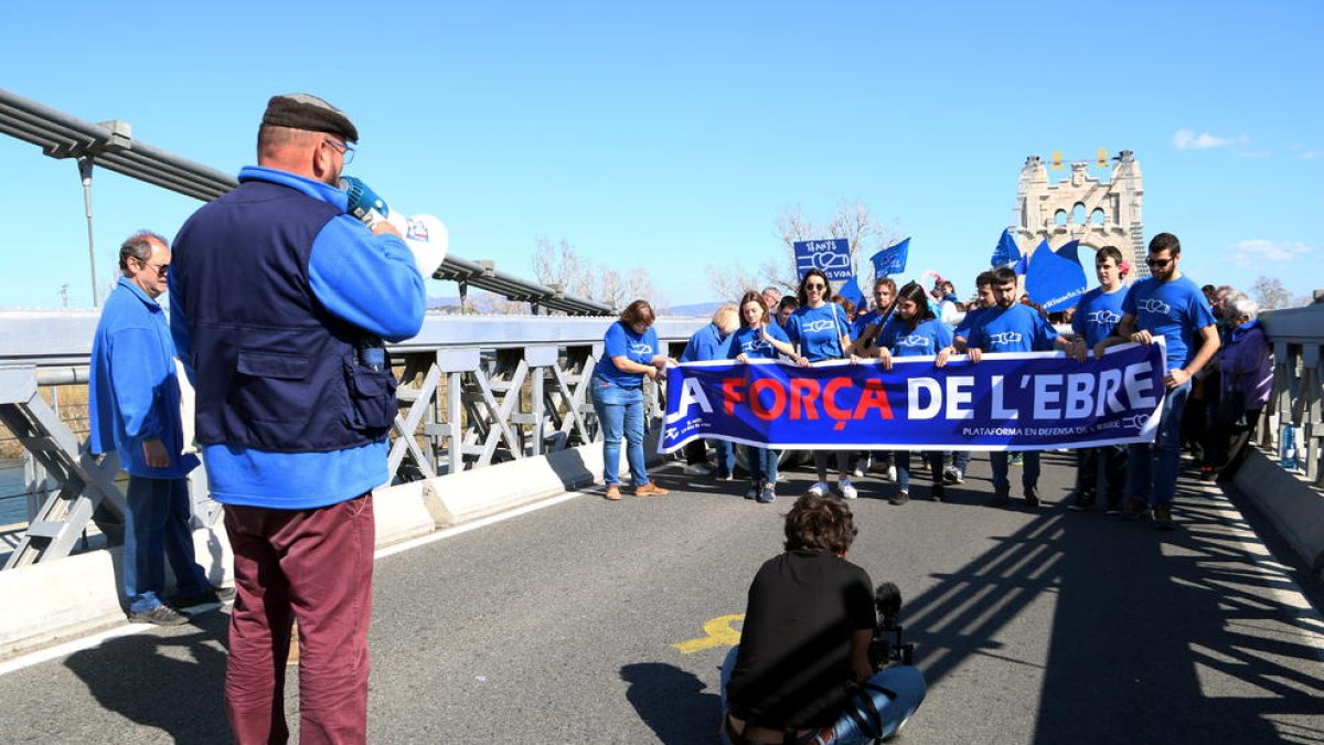 'La força de l'Ebre', el nou himne del moviment antitrasnvasament