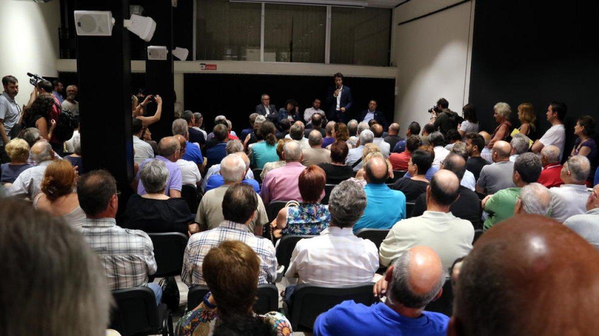 Los campesinos afectados por el fuego reclaman al Gobierno ayudas económicas urgentes