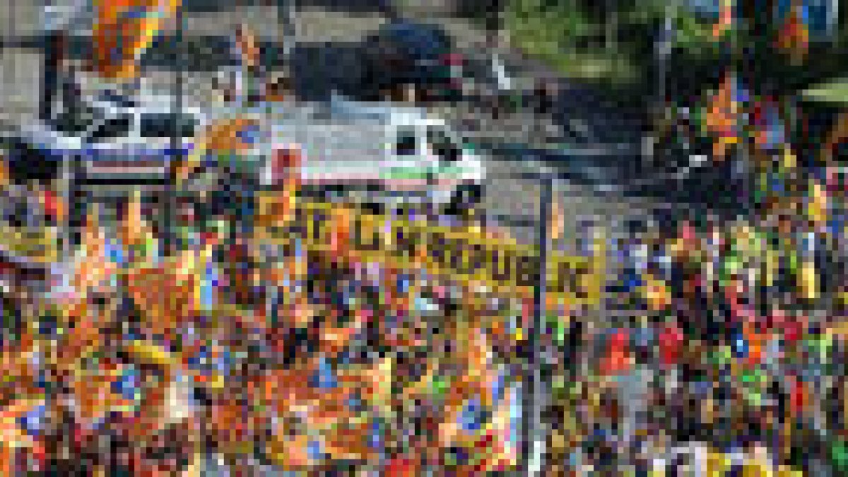 Pla tancat a les 9 del matí de la concentració 'Omplim Estrasburg' davant del Parlament Europeu.