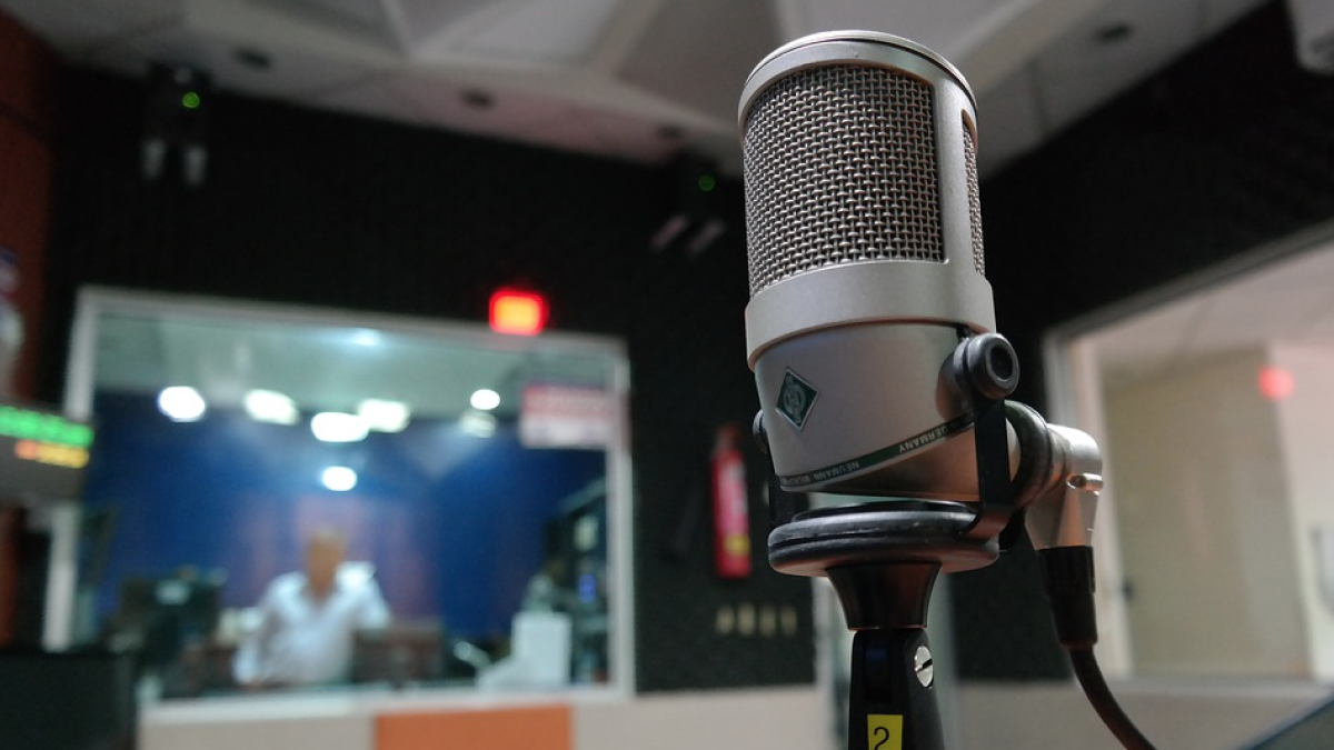 Convoquen les places de director i locutor de Ràdio Cambrils