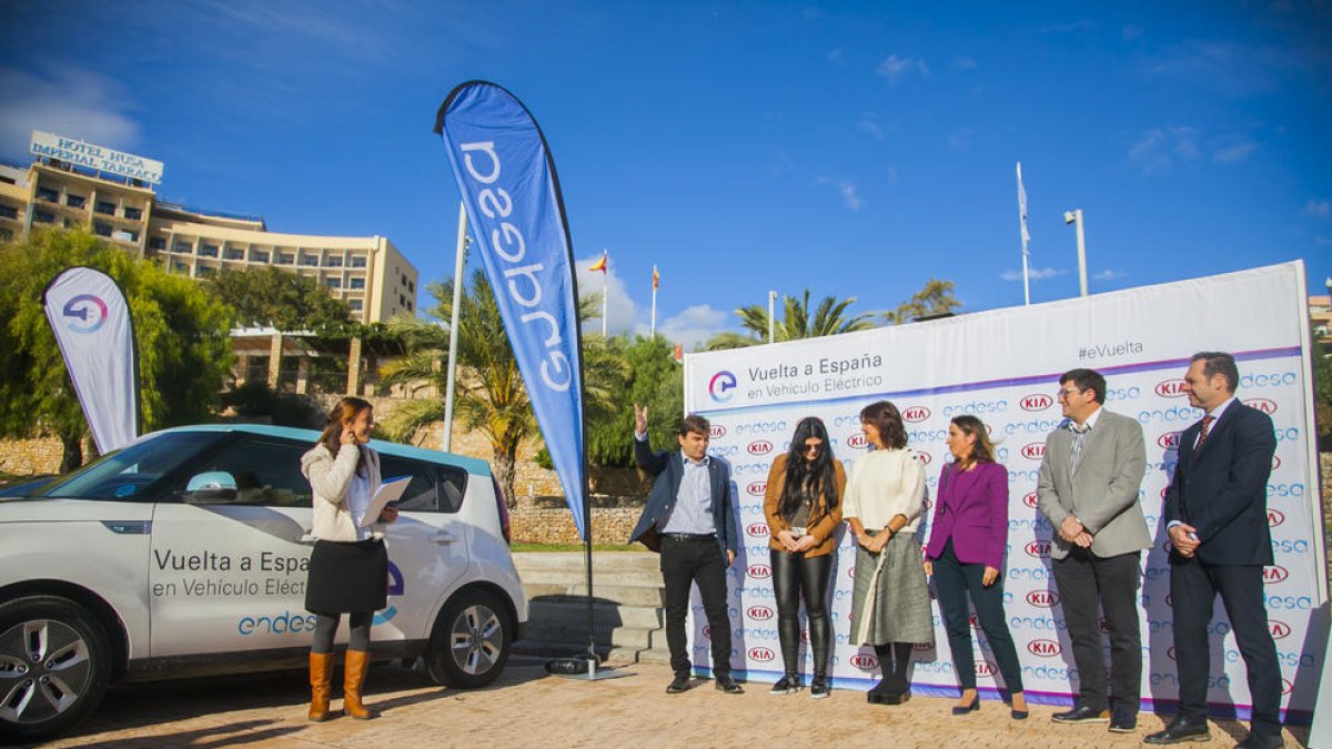 Volta a Espanya en vehicle elèctric a Tarragona amb Endesa i Samantha Vallejo-Nagera
