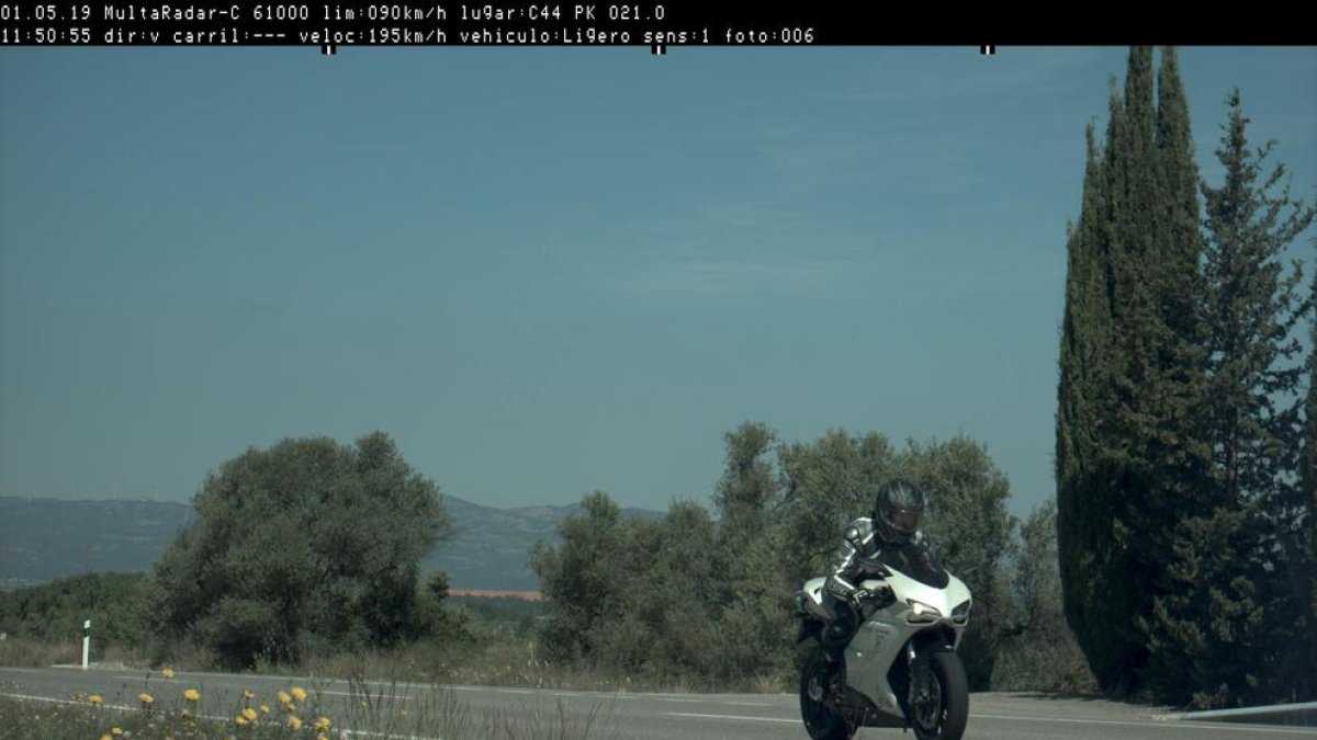 Detenen un motorista que circulava a 195 km/h en un tram limitat a 90 a Tivissa