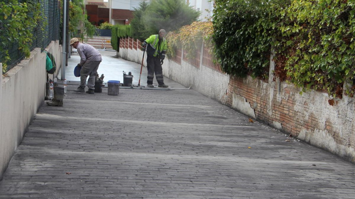 El Ayuntamiento de Altafulla invierte en pavimento y alumbrado en la vía pública
