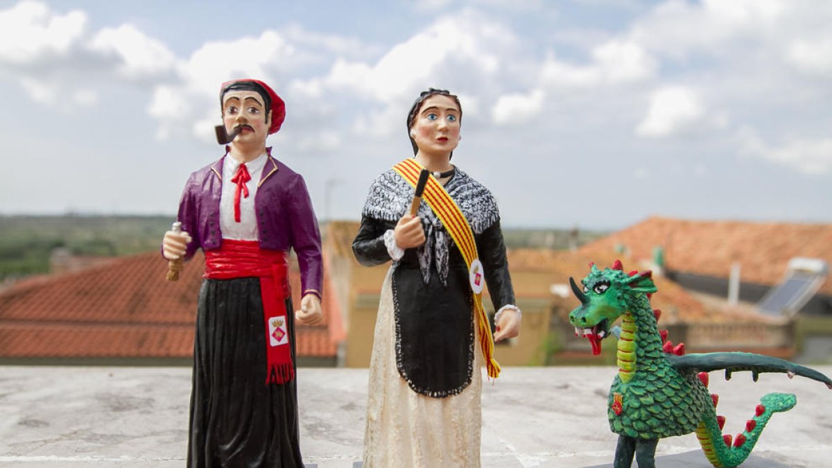 Los Gegants y la Dragonina de Constantí ya tienen su miniatura