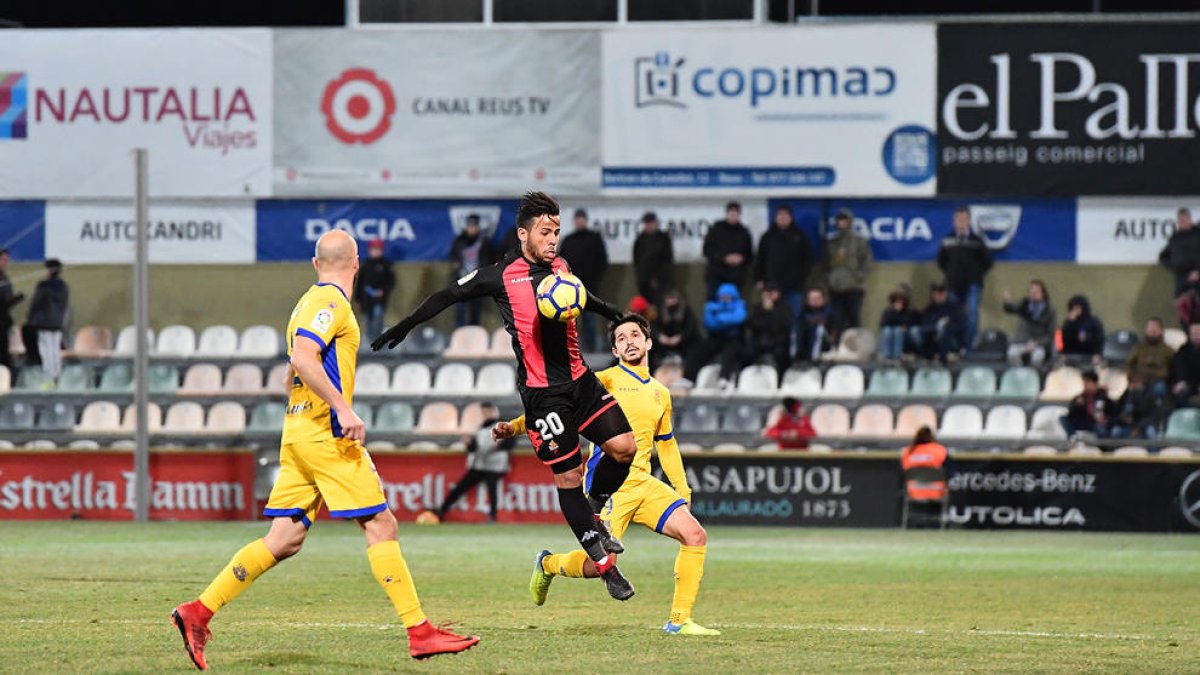 L'Alcorcón es vol fer fort a Santo Domingo per lligar la permanència