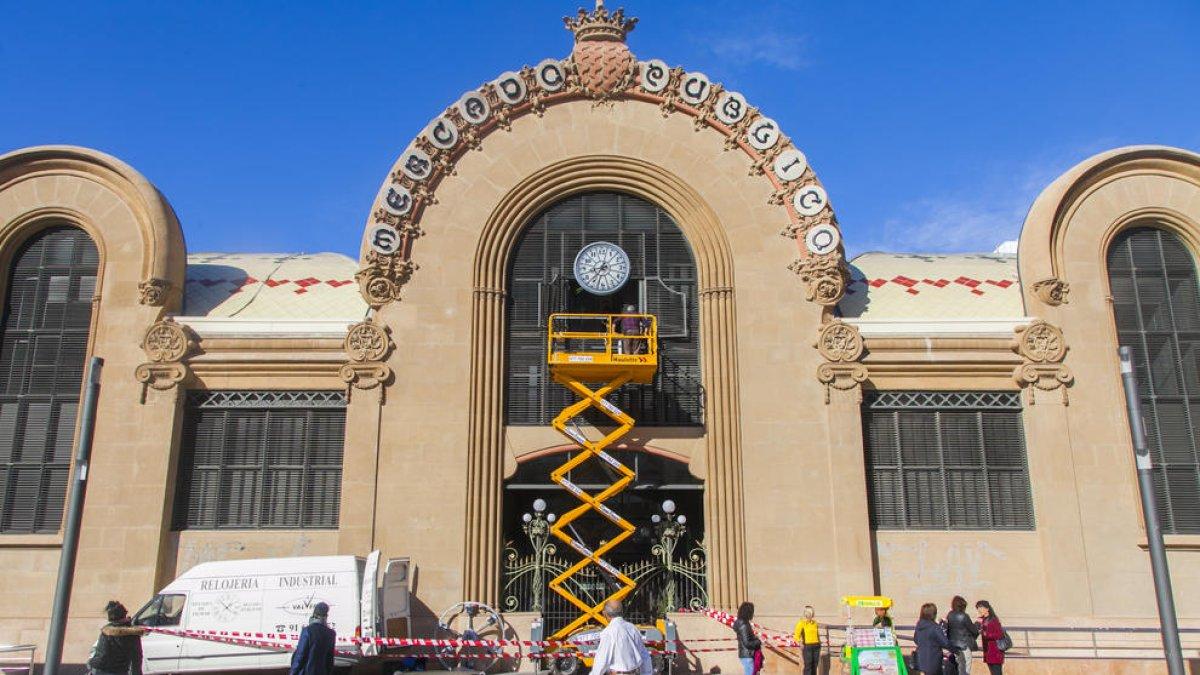 Comença la instal·lació del carilló del Mercat Central de Tarragona