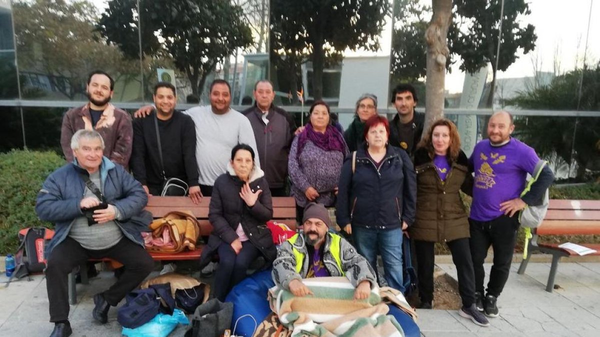 L'Ajuntament de Cambrils amenaça a prendre-li les pertinences a l'ocupa que fa una vaga de fam