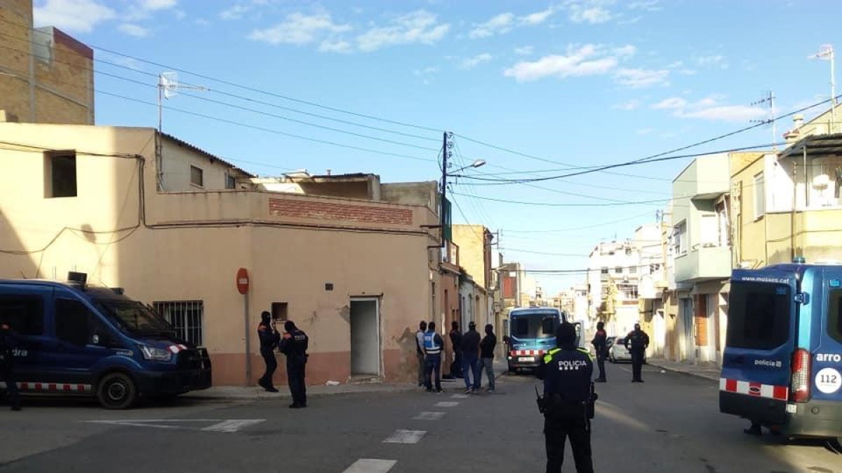 Operació policial contra el tràfic de drogues a Amposta