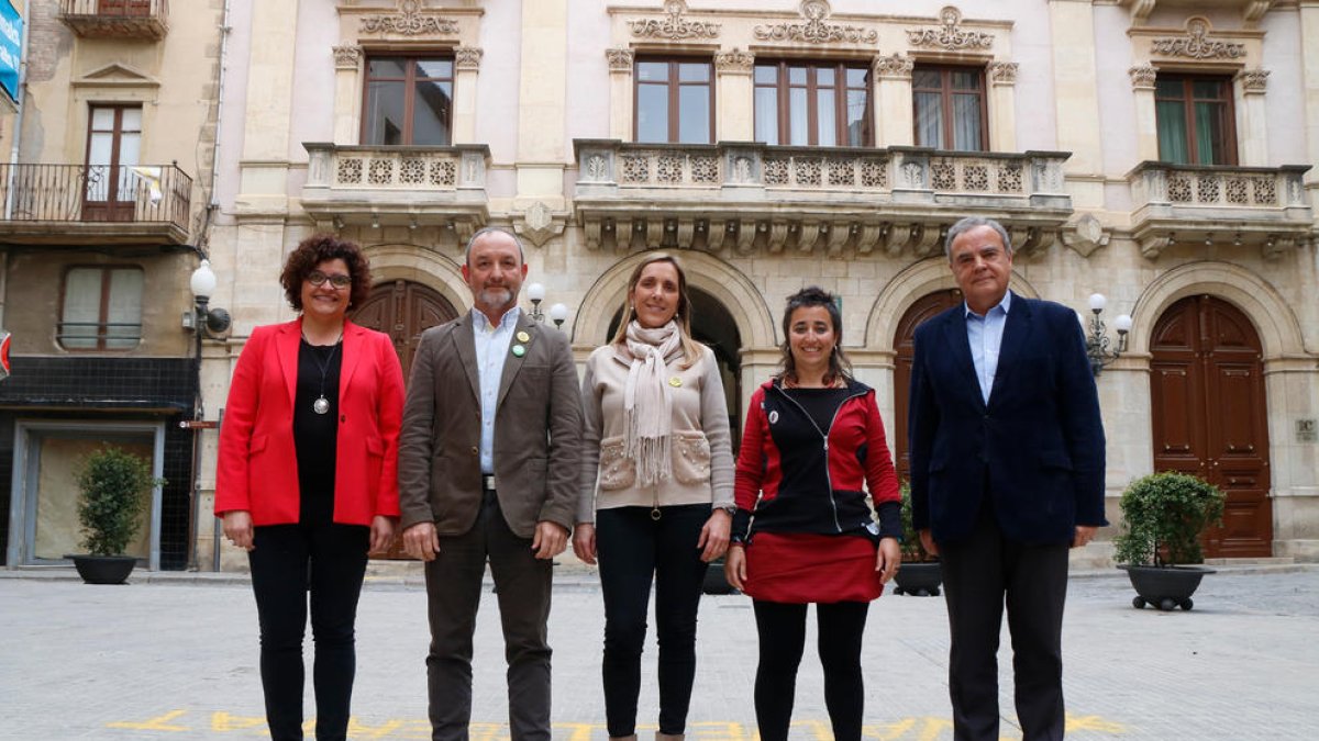 Valls afronta unes eleccions sense majories i abocades al consens