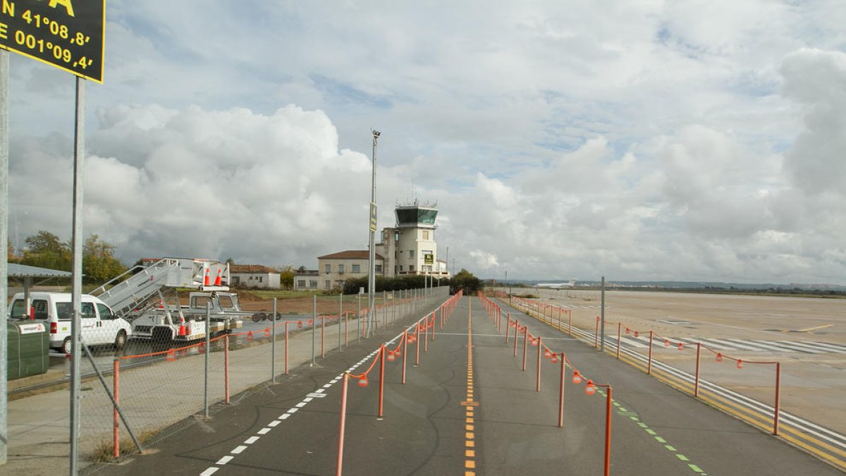Aeropuerto, Reus torre de control