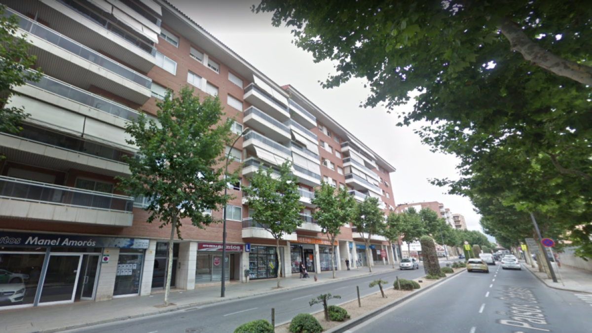 Evacuan a tres personas por inhalación de humo