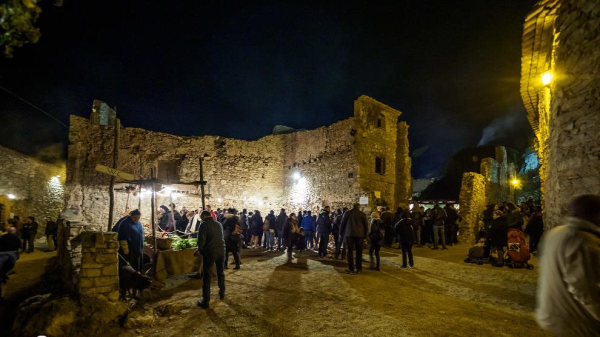 Cerca de 7.500 personas visitan la 21ª edición del Belén|Pesebre de las Estrellas|Cometas de la Masía de Castellón