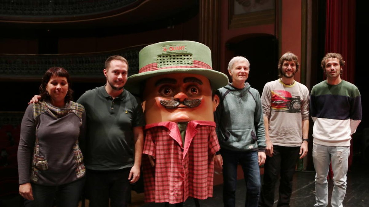 El espectáculo 'Identitats', el plato fuerte del Festival Guant de Titelles de Valls