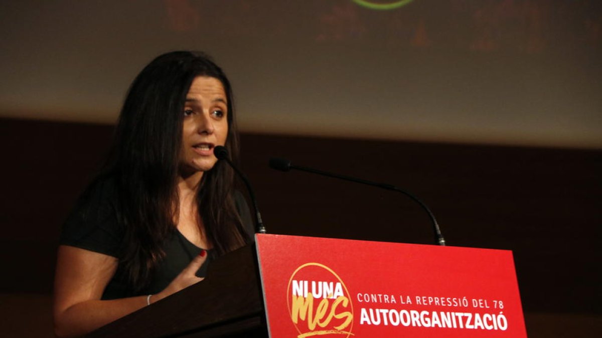 La CUP retreu a Buch que «defensi» la presència de «forces d'ocupació» i «persegueixi» l'esquerra independentista