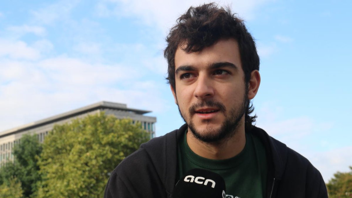 Adrià Carrasco (CDR a Bèlgica): «Va ser instint de supervivència, vaig agafar unes vambes i uns pantalons i vaig marxar»