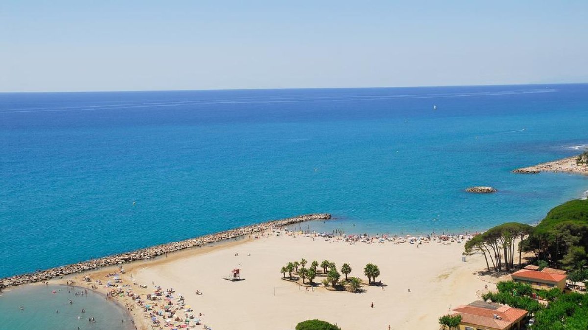 Muere un hombre de 75 años ahogado en la playa de l'Ardiaca de Cambrils