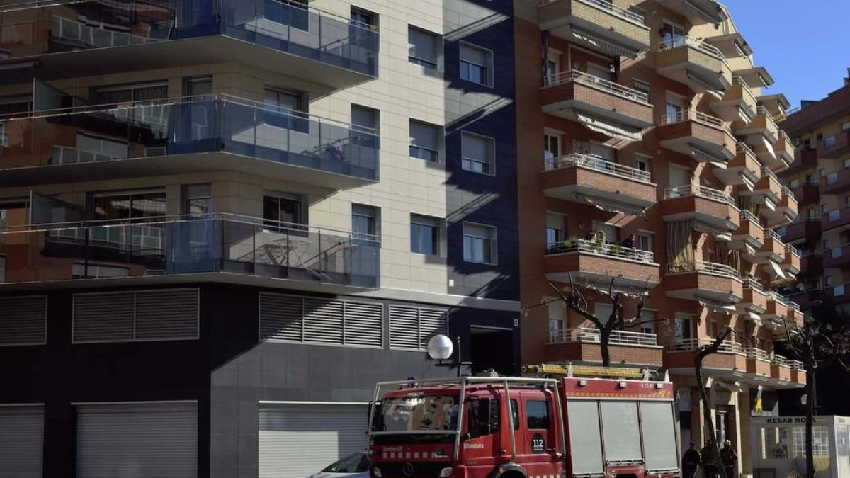 Una falsa alarma de un escape de gas en Vidal y Barraquer moviliza a los Bomberos