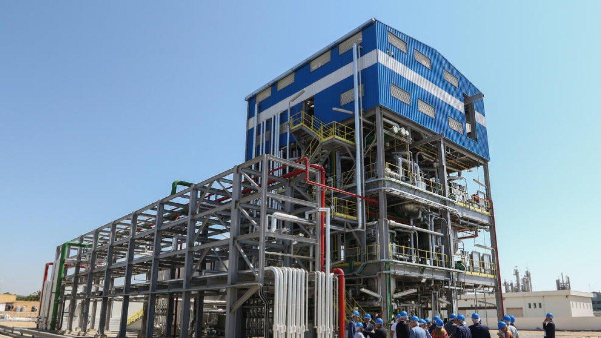 IQOXE inaugura una planta d'òxid d'etilè i anuncia la construcció d'una altra