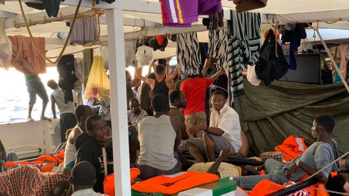 Open Arms pide la evacuación «urgente e inmediata» de todos los migrantes a bordo