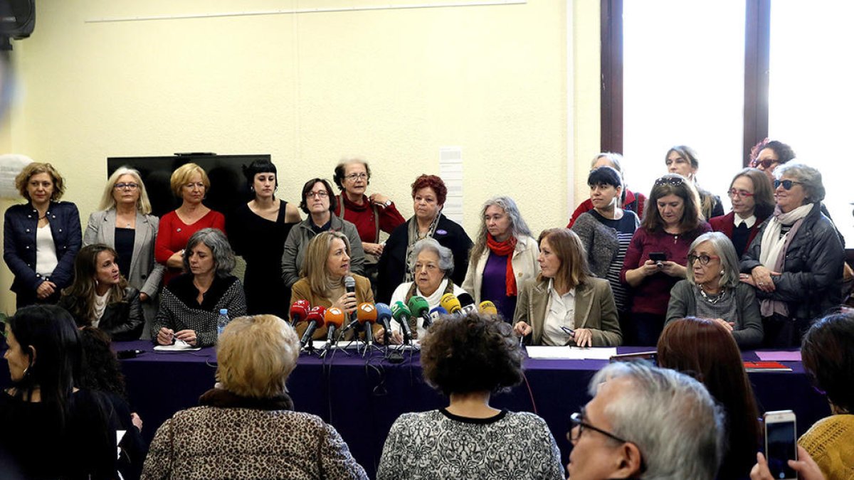 Organizaciones feministas quieren pedir la ilegalización de Vox para atacar el principio de igualdad