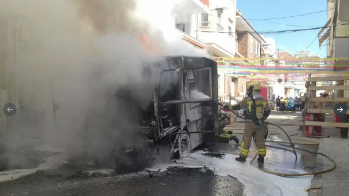 Crema un camió d'escombraries a Sant Carles de la Ràpita