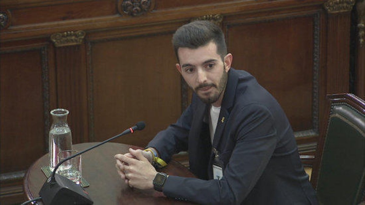 Un votant de l'1-O, Joan Porras, declarant al Suprem. Porras és conegut com a 'Joan Bona nit' per haver anat totes les nits a Lledoners a donar les bones nits als presos