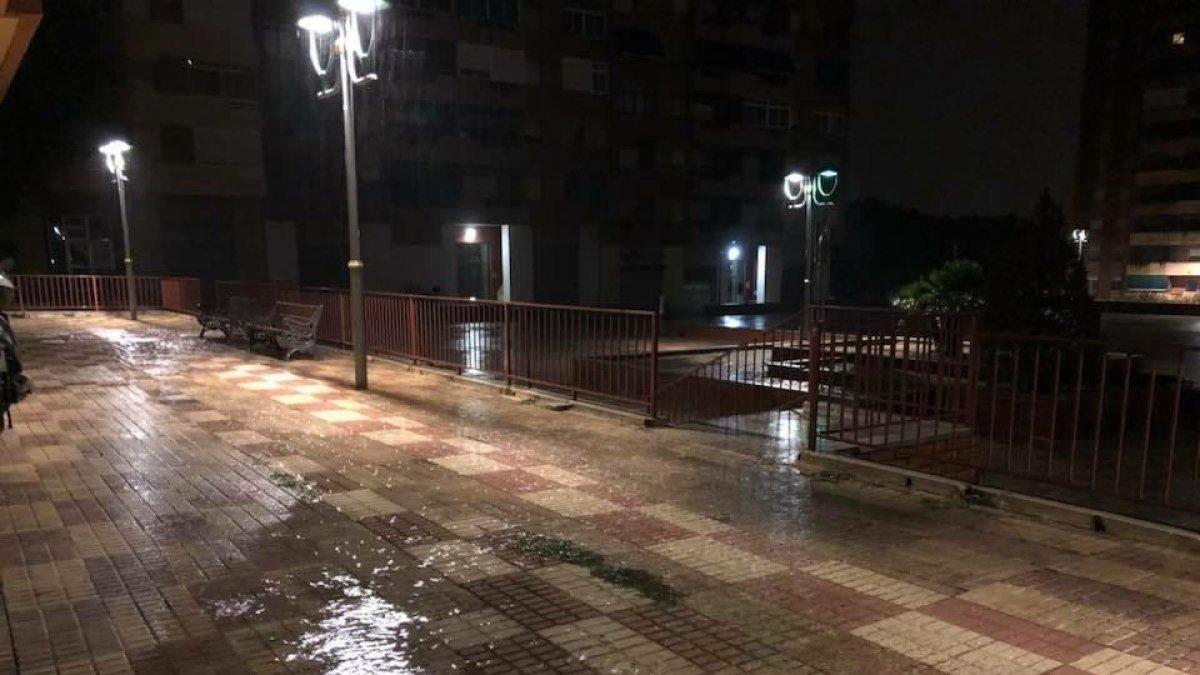 El PDeCAT denuncia el mal estat de la plaça d'Amèrica de Sant Pere i Sant Pau