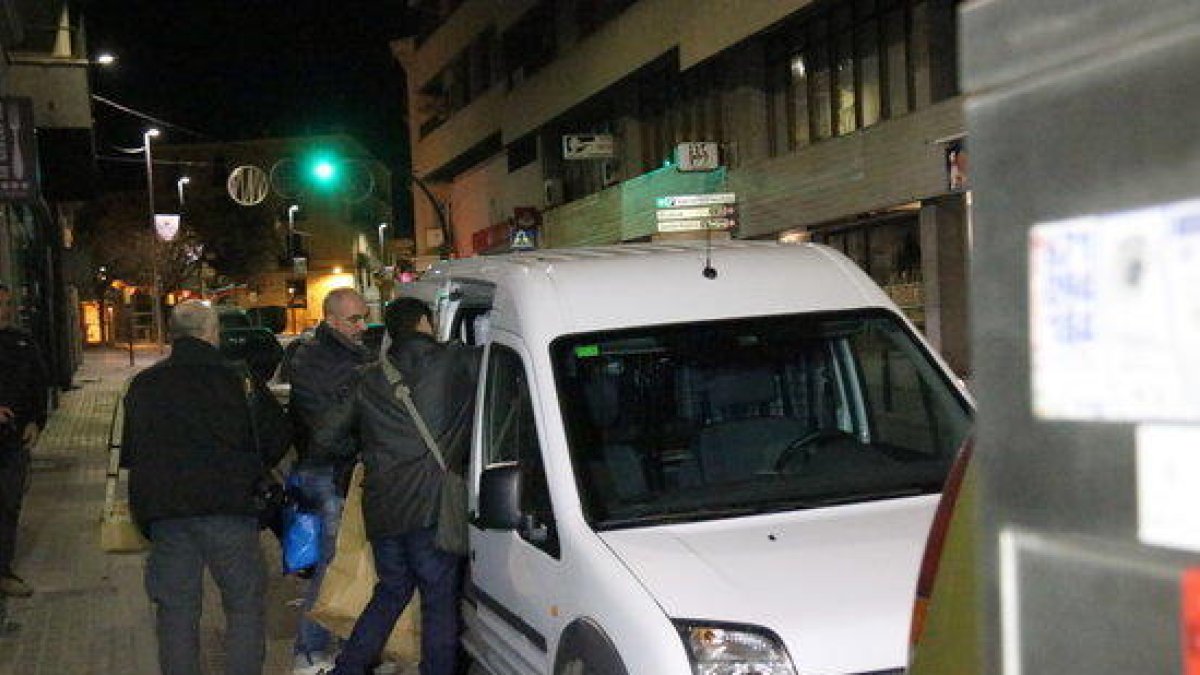 Els Mossos busquen la filla de 17 anys d'una dona morta a ganivetades a Banyoles