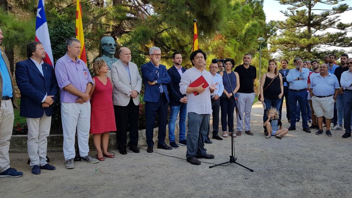 Ballesteros critica el «nacionalisme entès com a aïllament» en l'ofrena a Allende