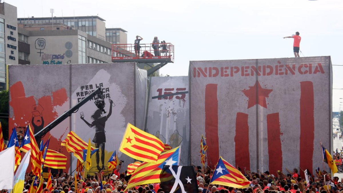 Los abogados de presos y «exiliados» piden la libertad de los independentistas para poder negociar una solución política