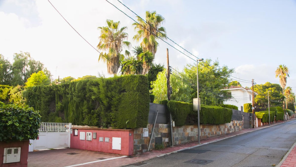 Uns lladres, sorpresos a dues cases de Cala Romana en la mateixa nit